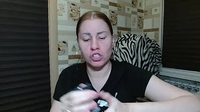 Snapshot of TherestlessKitty chatting on June 27, 10:15 pm TherestlessKitty online show from June 27, 10:15 pm