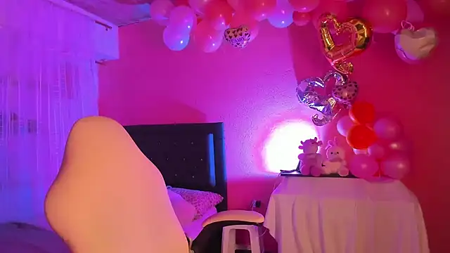 ivy roosx online show from February 4, 3:15 pm