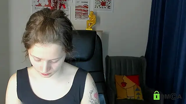 Snapshot of Alina_Mills chatting on May 11, 9:04 am Alina Mills online show from May 11, 9:04 am