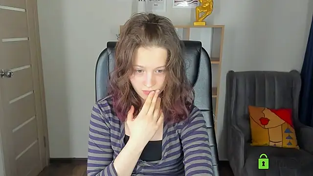 Snapshot of Alina_Mills chatting on May 16, 6:54 am Alina Mills online show from May 16, 6:54 am