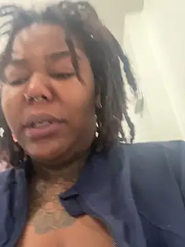 Goddess Nafeesha online show from April 4, 1:08 pm