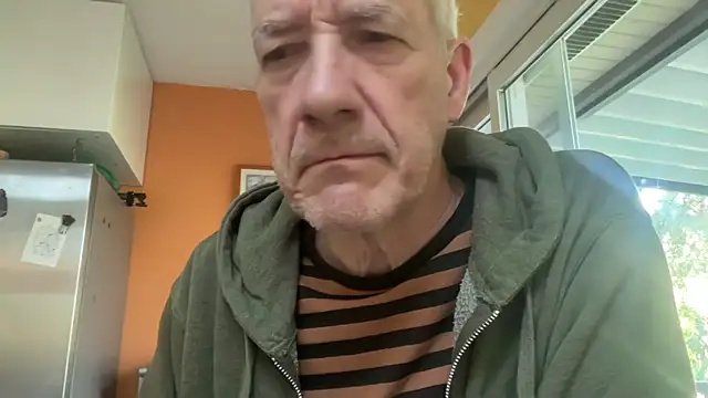 Snapshot of tauromolo chatting on April 7, 4:18 pm tauromolo online show from April 7, 4:18 pm