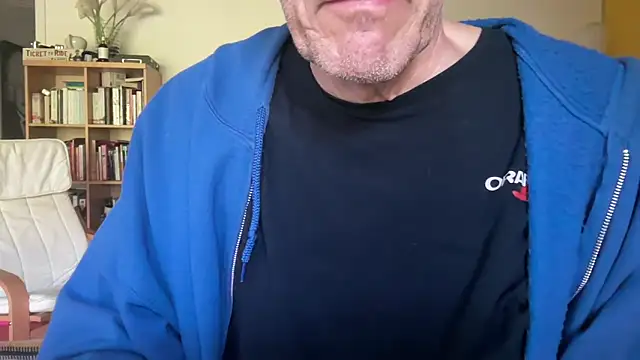 Snapshot of tauromolo chatting on May 5, 6:05 pm tauromolo online show from May 5, 6:05 pm