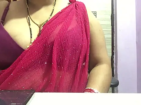 Snapshot of Desi_bhabhiii chatting on February 21, 5:46 am Desi bhabhiii online show from February 21, 5:46 am