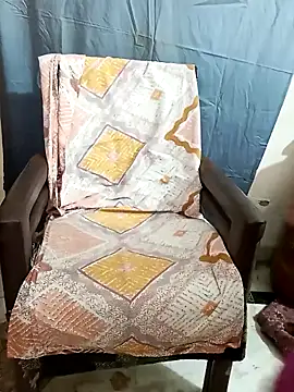 Snapshot of Desi_bhabhiii chatting on March 15, 5:41 am Desi bhabhiii online show from March 15, 5:41 am