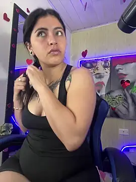  luna torres online show from June 18, 1:04 pm