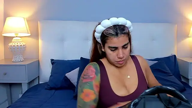 Snapshot of SaraaJhonsonn chatting on November 14, 3:33 pm SaraaJhonsonn online show from November 14, 3:33 pm