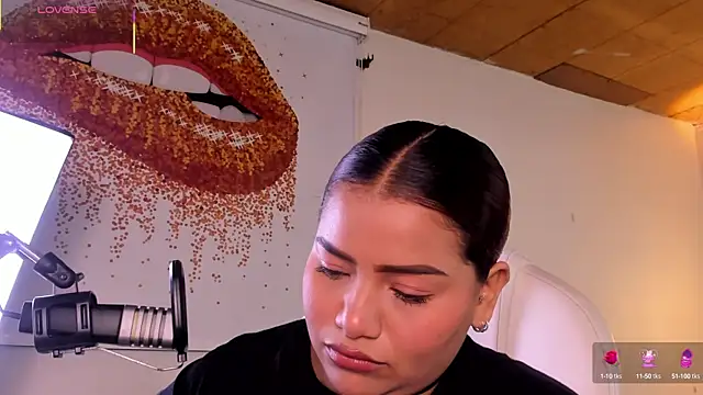 loly marce online show from March 20, 8:51 pm