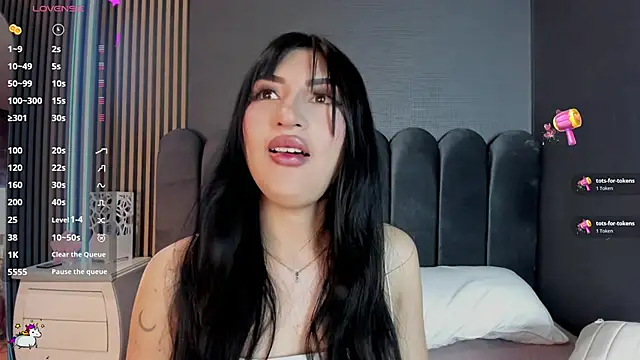 Snapshot of Nicolette_ks_ chatting on March 12, 4:07 am Nicolette ks online show from March 12, 4:07 am