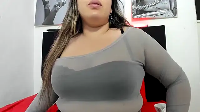 Snapshot of LinaBrowm chatting on February 11, 5:07 pm LinaBrowm online show from February 11, 5:07 pm