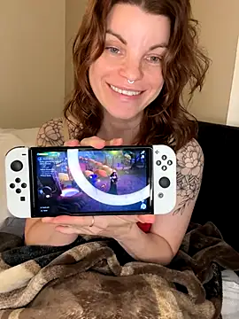 wildefaye online show from October 13, 2:11 am