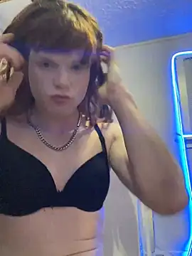 Snapshot of sum1betterthanmost chatting on December 23, 3:23 pm sum1betterthanmost online show from December 23, 3:23 pm