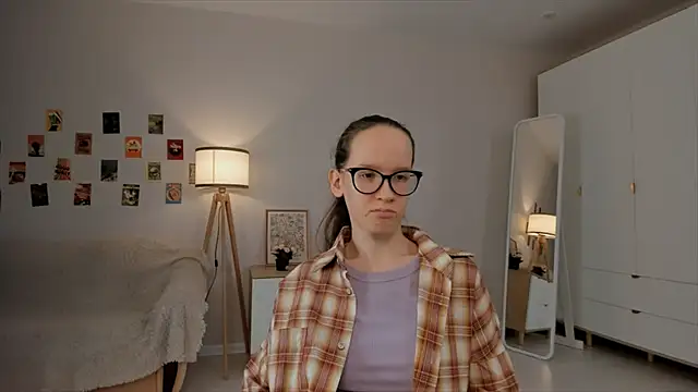 BettyBrowni online show from March 18, 1:21 am