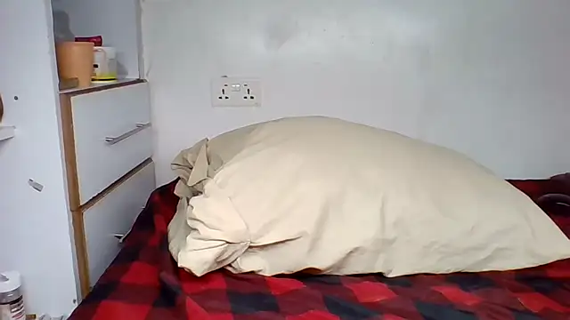 Snapshot of Precious_Diva chatting on February 25, 11:25 pm Precious Diva online show from February 25, 11:25 pm