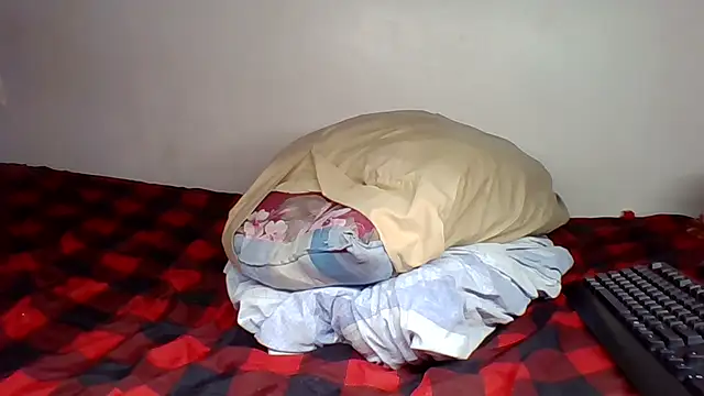 Snapshot of Precious_Diva chatting on May 1, 11:31 pm Precious Diva online show from May 1, 11:31 pm