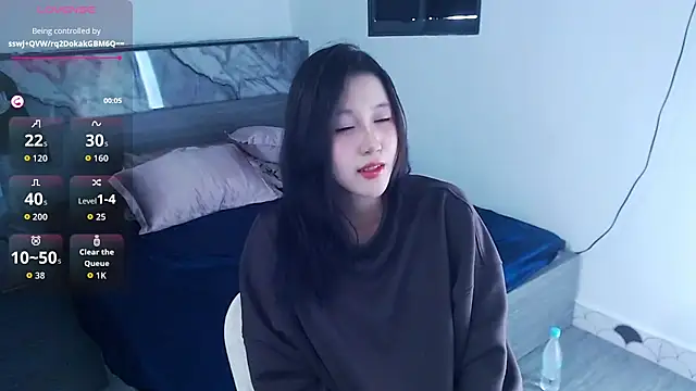 Lin SiYee online show from November 19, 5:40 am