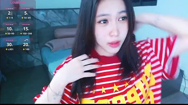 Lin SiYee online show from February 12, 1:50 pm