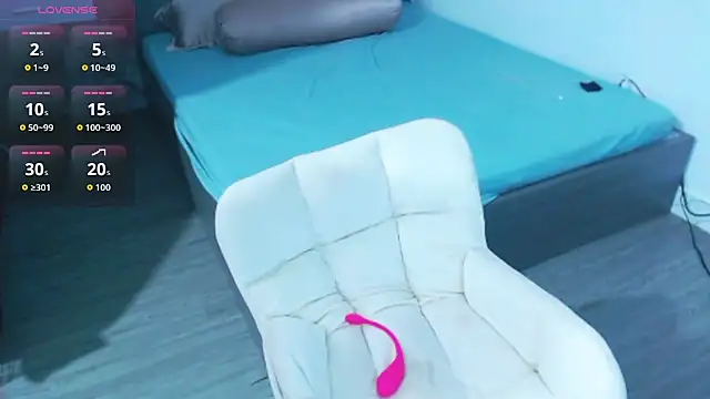 Lin SiYee online show from February 26, 12:15 pm