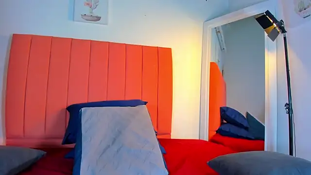 valen rose0 online show from September 19, 12:06 pm