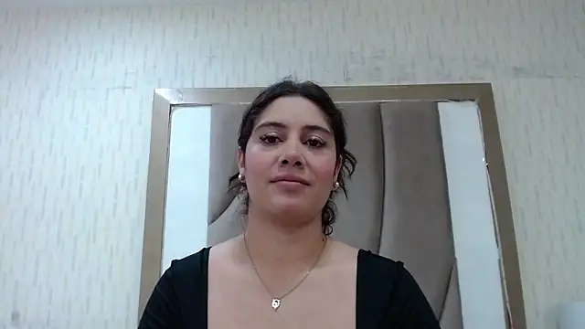 ThyaraJhons online show from March 12, 11:20 am