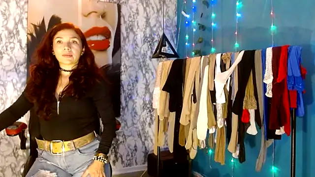 Samantabrown  online show from March 14, 11:37 am