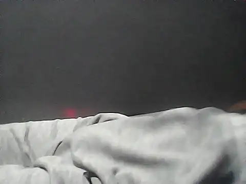 Snapshot of OminousSnug chatting on September 16, 2:56 am OminousSnug online show from September 16, 2:56 am