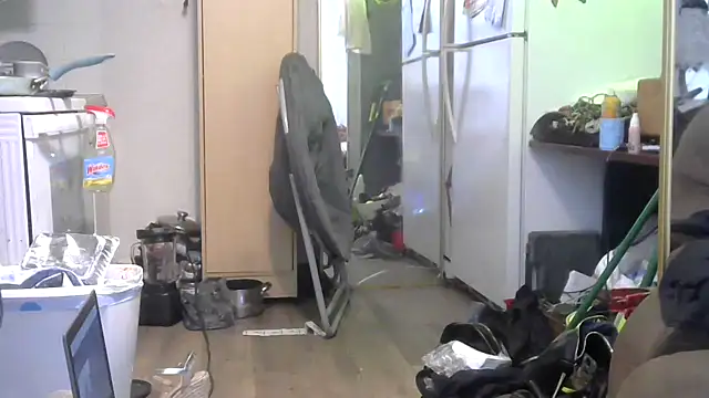 SassyCrystal77 online show from April 8, 6:24 am