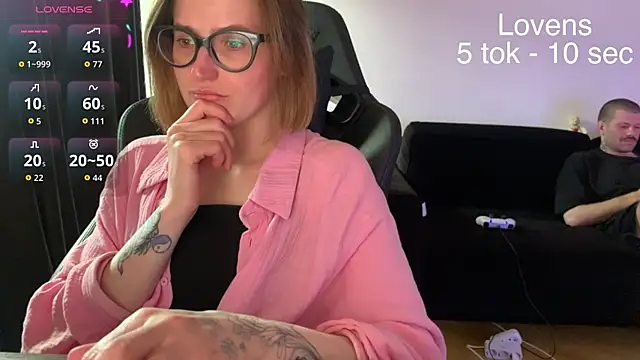 Snapshot of Sexy_Sweets chatting on June 27, 4:23 pm Sexy Sweets online show from June 27, 4:23 pm