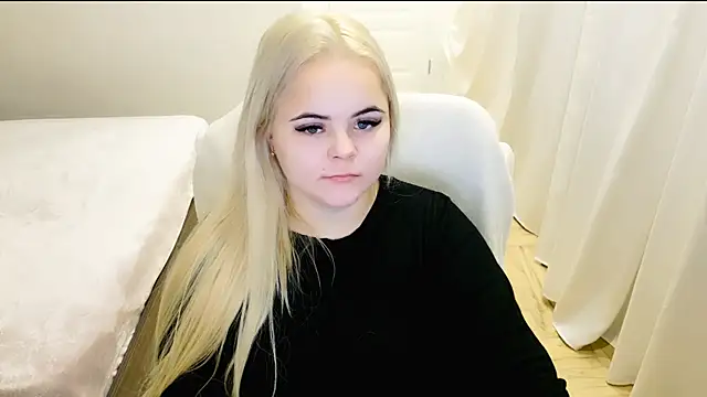lovely-eyes online show from December 6, 4:58 am