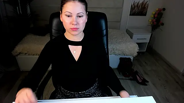 Snapshot of Dana__dom chatting on February 18, 1:32 am Dana  dom online show from February 18, 1:32 am