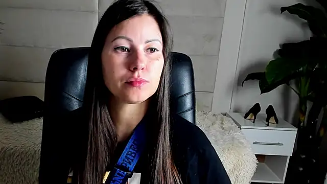 Snapshot of Dana__dom chatting on October 25, 1:46 am Dana  dom online show from October 25, 1:46 am