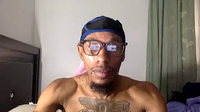 Snapshot of KingDerRico chatting on October 11, 3:10 pm KingDerRico online show from October 11, 3:10 pm