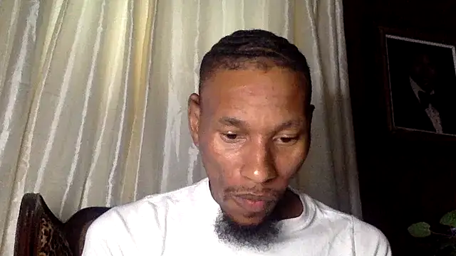 Snapshot of KingDerRico chatting on October 15, 10:10 pm KingDerRico online show from October 15, 10:10 pm