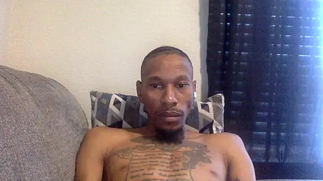 Snapshot of KingDerRico chatting on October 17, 9:50 pm KingDerRico online show from October 17, 9:50 pm