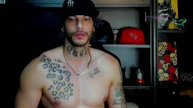 Snapshot of RickG_Oficial chatting on October 20, 11:27 pm RickG Oficial online show from October 20, 11:27 pm