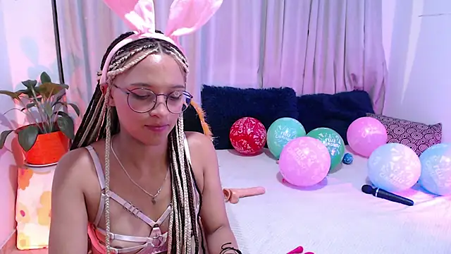 Zoe--khalL online show from December 17, 5:07 am