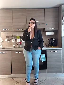 carolyne2023 online show from April 4, 7:50 am