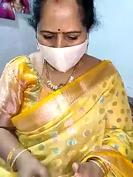 Snapshot of Rani_Darling_99 chatting on January 14, 3:47 pm Rani Darling 99 online show from January 14, 3:47 pm