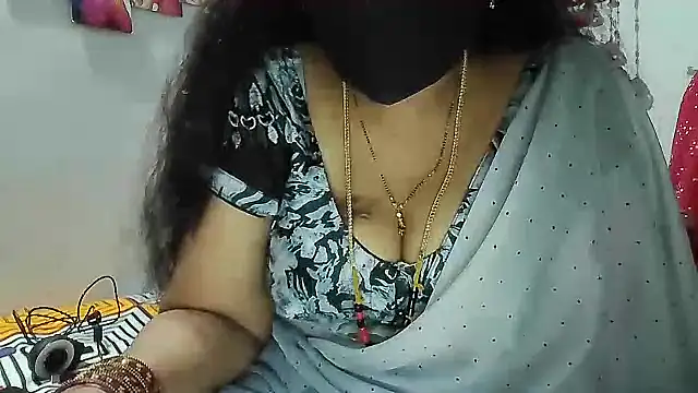 Snapshot of Rani_Darling_99 chatting on October 4, 6:39 pm Rani Darling 99 online show from October 4, 6:39 pm