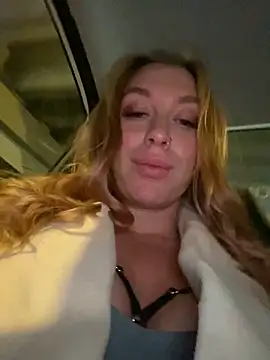 Snapshot of Sweet___Emily chatting on December 8, 2:09 pm Sweet Emily online show from December 8, 2:09 pm