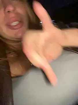 Snapshot of Sweet___Emily chatting on December 12, 7:04 pm Sweet Emily online show from December 12, 7:04 pm