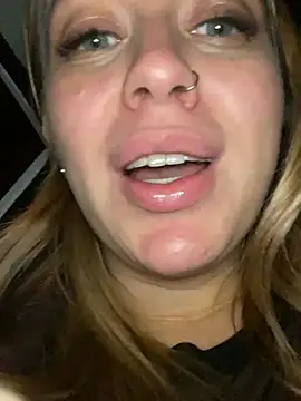 Snapshot of Sweet___Emily chatting on January 18, 8:19 pm Sweet Emily online show from January 18, 8:19 pm