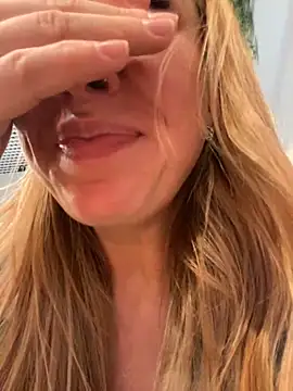 Snapshot of Sweet___Emily chatting on January 19, 5:18 pm Sweet Emily online show from January 19, 5:18 pm