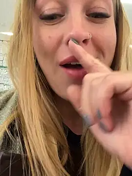 Snapshot of Sweet___Emily chatting on March 12, 4:02 pm Sweet Emily online show from March 12, 4:02 pm