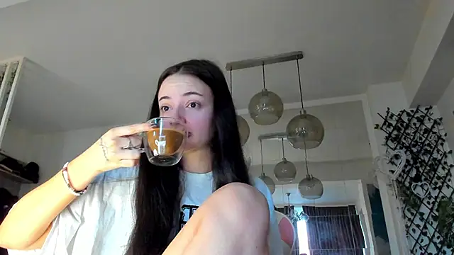 IreneVON online show from February 19, 5:36 am