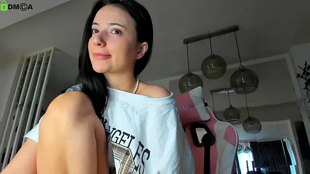 IreneVON online show from March 27, 4:51 am