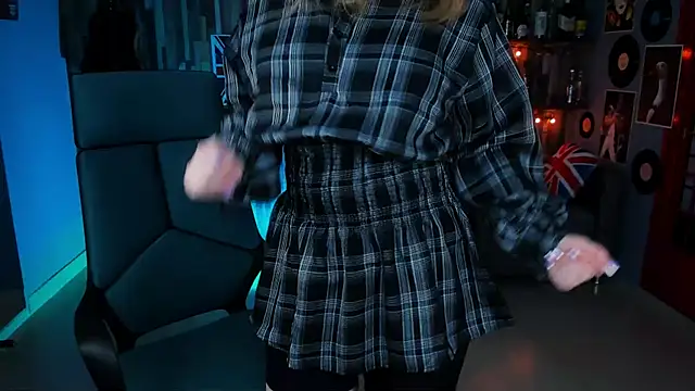 FioraMarmoris online show from January 18, 9:02 am