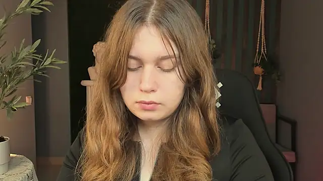 FioraMarmoris online show from November 7, 5:07 am