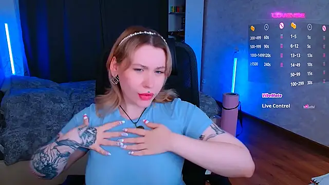 Snapshot of Blueberry-baby chatting on December 2, 2:53 am Blueberry-baby online show from December 2, 2:53 am