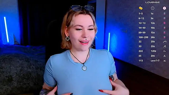 Snapshot of Blueberry-baby chatting on February 11, 5:47 am Blueberry-baby online show from February 11, 5:47 am